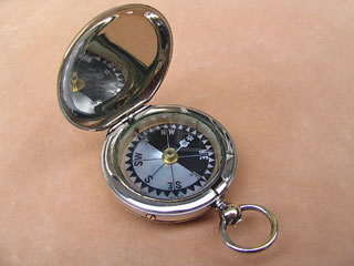 Singers patent design on Mother of Pearl dial